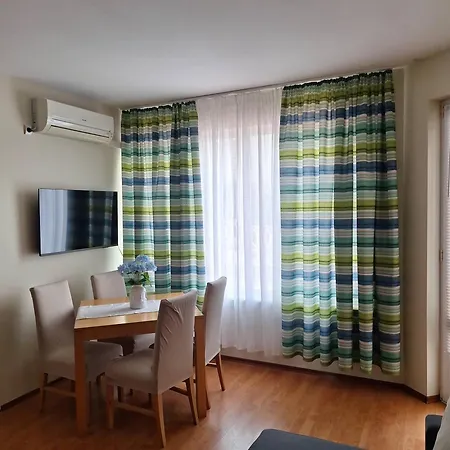 Апартамент Paradise A12 Каварна